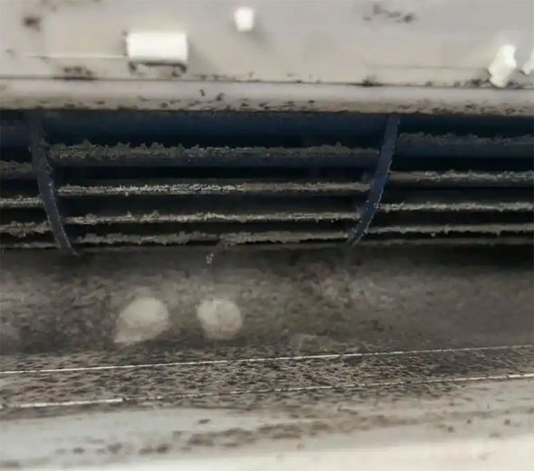 长春空调吹的风有股烧焦味是怎么回事